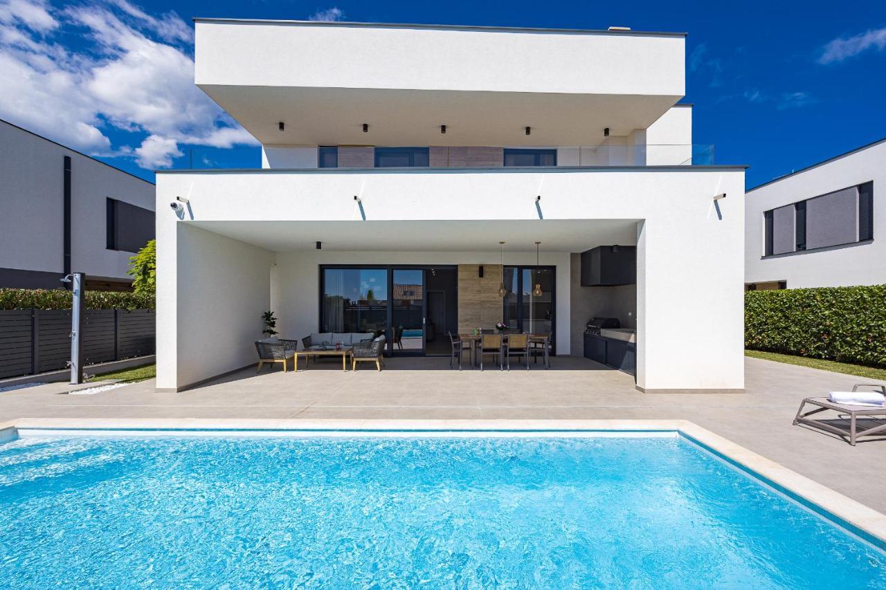 Villa Moon Near The Sea Fažana Екстериор снимка