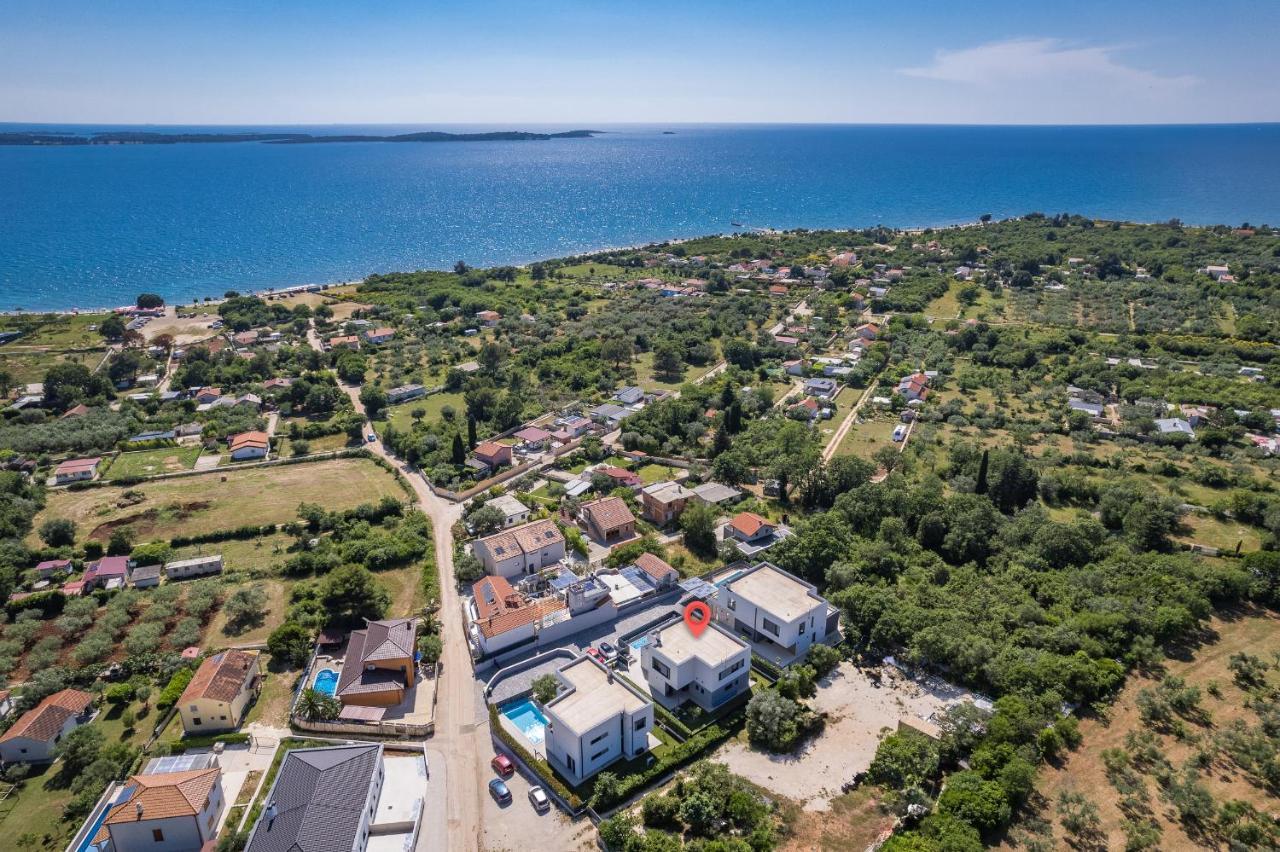 Villa Moon Near The Sea Fažana Екстериор снимка