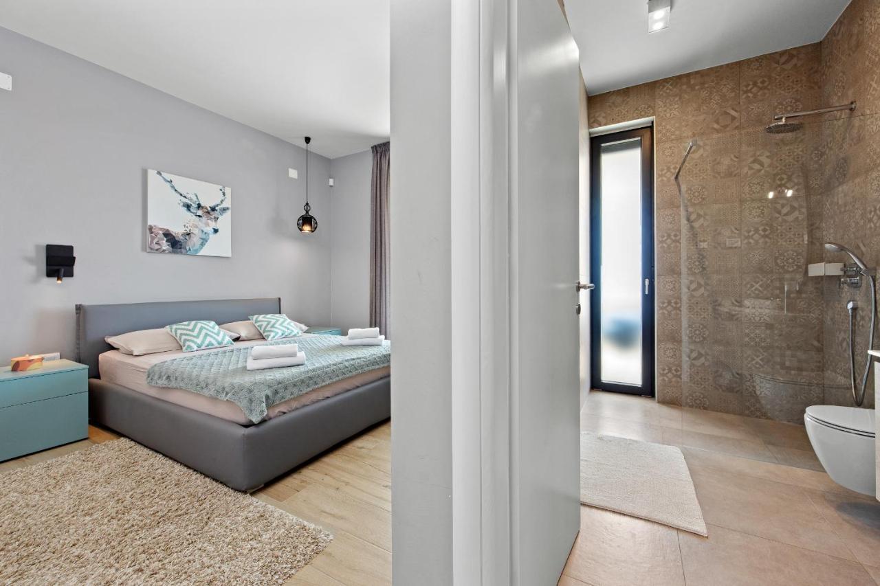 Villa Moon Near The Sea Fažana Екстериор снимка