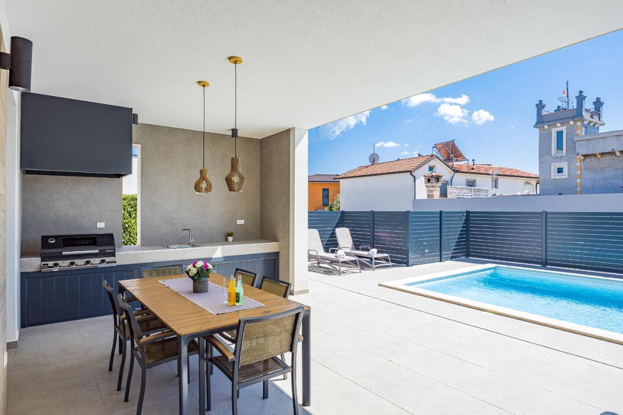 Villa Moon Near The Sea Fažana Екстериор снимка